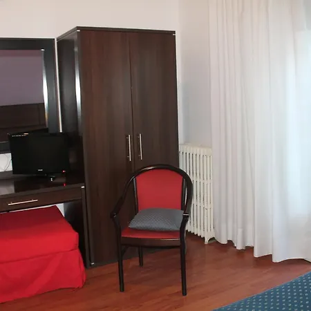 Catalani E Madrid Hotel Milaan