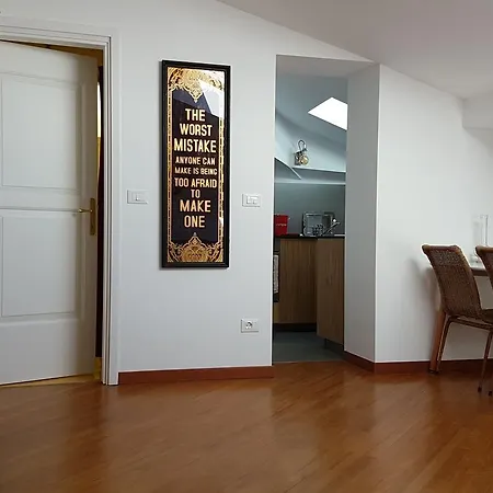 Quite And Lovely Attic - Paolo Sarpi 8 - Location