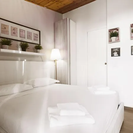 Apartment Cadorna Center Studio-by Flatscollection Milan