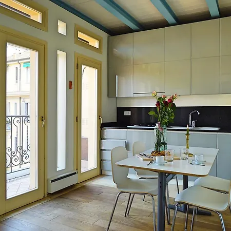 Fabulous Attic With View 밀라노