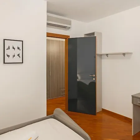 Apartment Altido's Brera Design District Milan