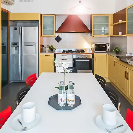 Apartment Altido's Brera Design District Milan