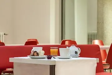 Genius Downtown Hotel