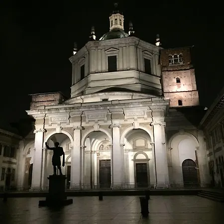 Daire De Amicis Near Duomo