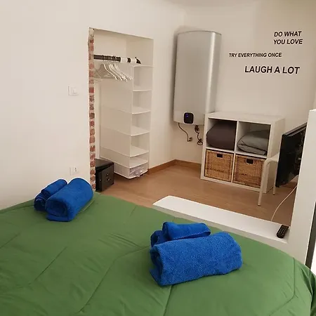 Domus Navigli شقة *