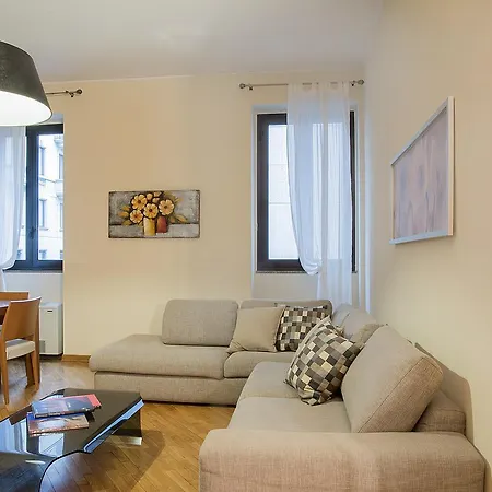 Apartment Easyhomes - San Babila Corridoni Milan