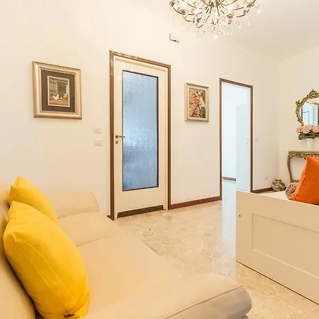 Alessia's Flat- Sondrio M3 Appartamento *