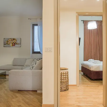 Apartment Easyhomes - San Babila Corridoni Milan