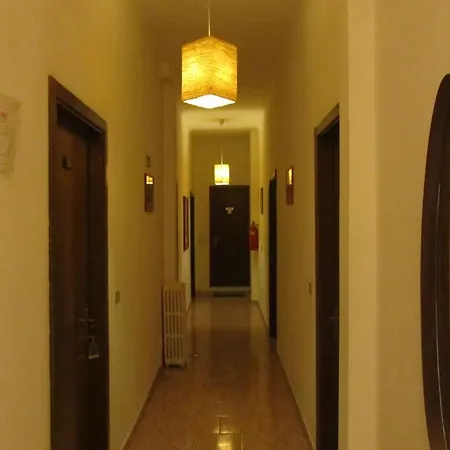 غامبارا فندق ميلان