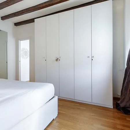 Paolo Sarpi Apartment Milan