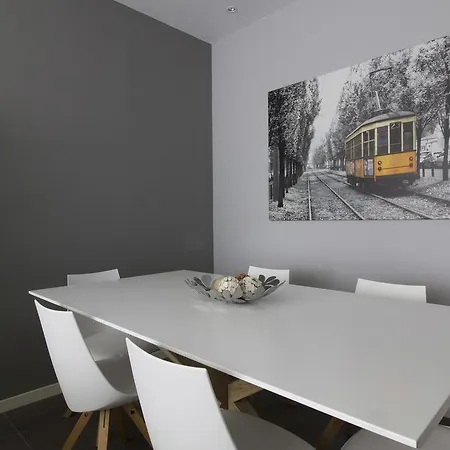 Italianway-magenta 32 Trilocale * Milan