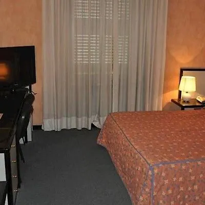 Hotel Iq