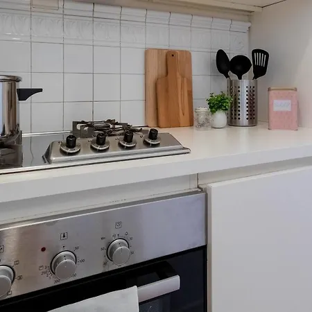 Joivy Lovely Flat For 5 Close To Sforzesco Castle アパート ミラノ