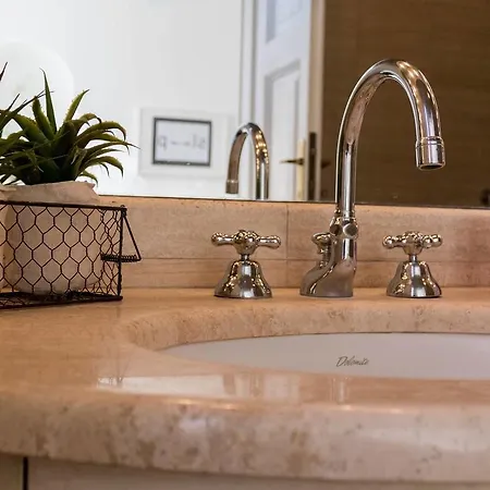 Joivy Lovely Flat For 5 Close To Sforzesco Castle アパート