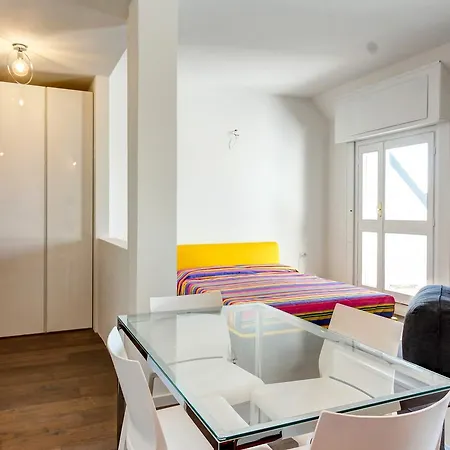 Melchiorre Gioia Apartment