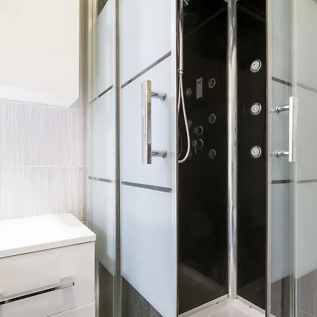 Apartment Station *