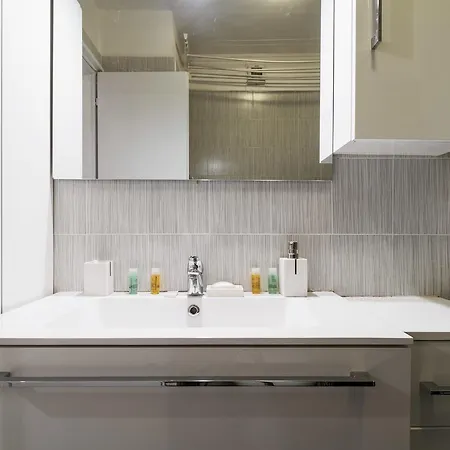 Apartment Station *