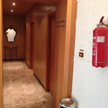 Vallazze Szálloda *