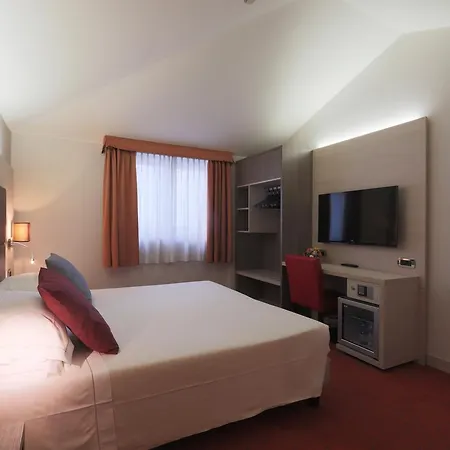 Campion Citylife 3*