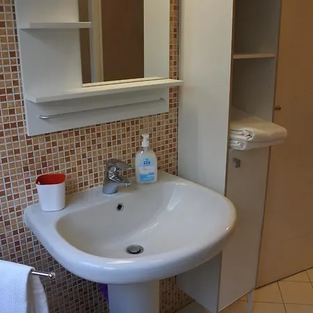 Apartment Nuovo In Viale Campania Milan