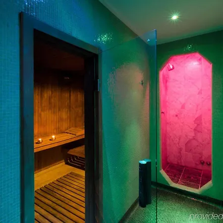 Sina De La Hotell Milano