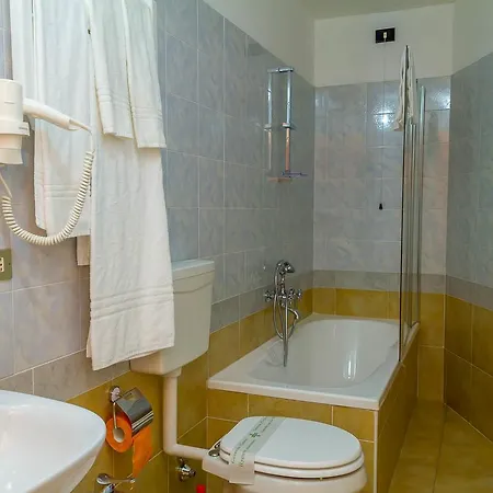 Hotel Hotel Luisa 2*