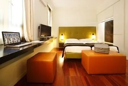 Monopole Hotel Milán