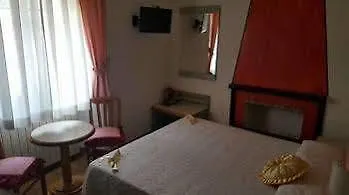 Cozy In The Center Of Milan فندق مبيت وإفطار مونتينيوزو