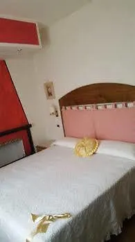 Cozy In The Center Of Nocleg ze śniadaniem 3*
