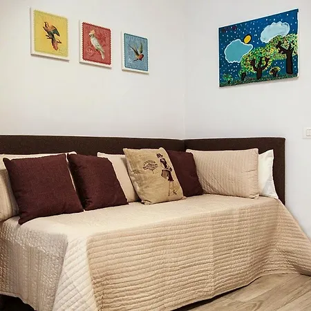 Chezromyk The Kosher Bed & Breakfast