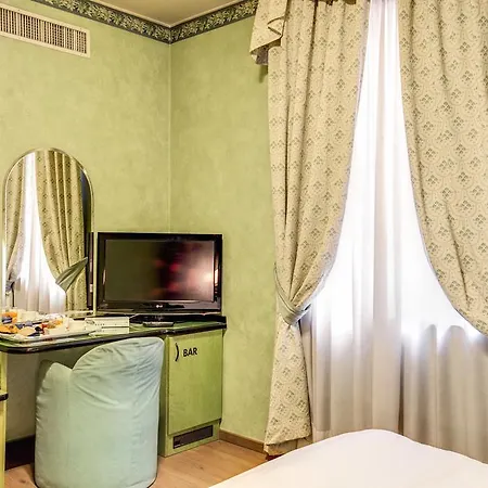 Ih Puccini Otel 4*