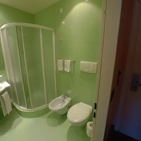 Hotel Ada 2*