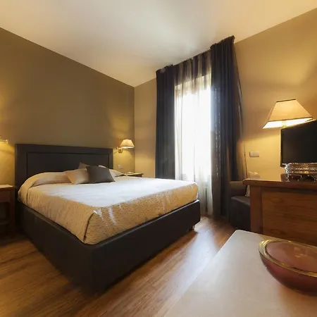 לינה וארוחת בוקר Bronzino House 3*