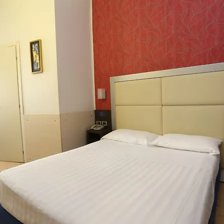 Hotell Piacenza 3*
