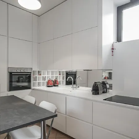 Splendido Appartamento, M3 - Stazione Centrale Apartment Milan