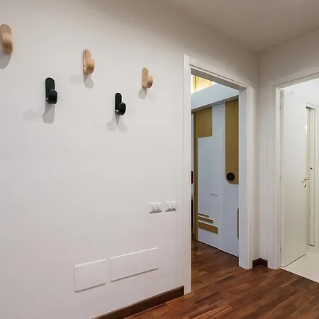 Apartment Monte Napoleone Milan