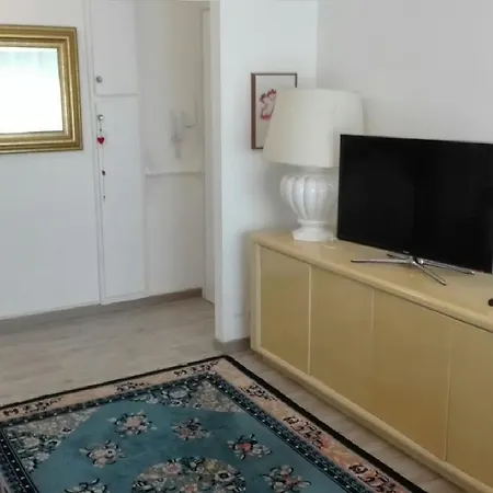 In Milano, Close To Undergrond M3 Appartement Milaan