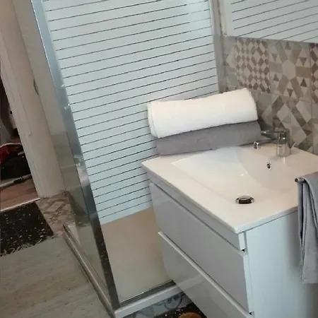 Appartement In Milano, Close To Undergrond M3 Milaan