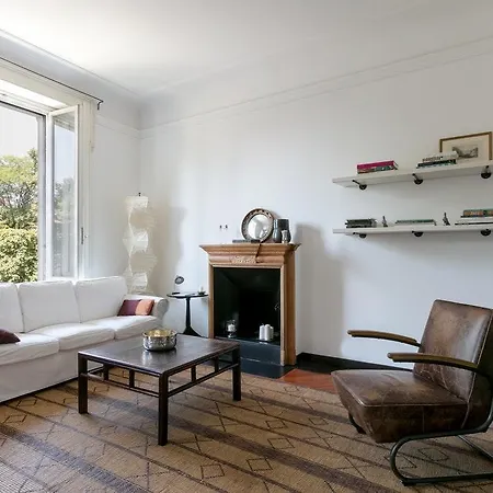 Apartment Via Rovani Mailand