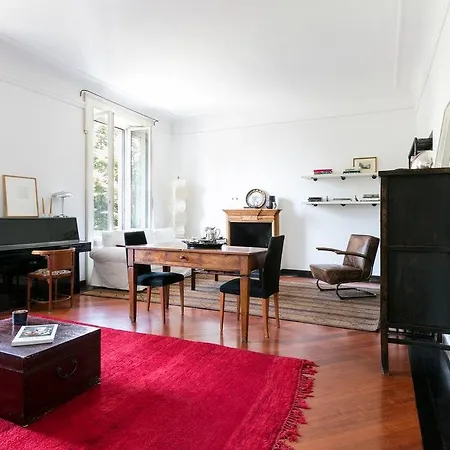 Apartment Via Rovani Mailand