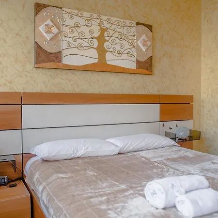 Porta Romana Elegant Flat * Милан