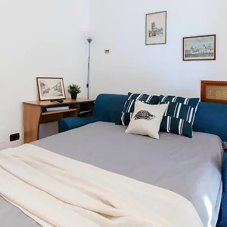 Hintown Spanish Walls Apartment *