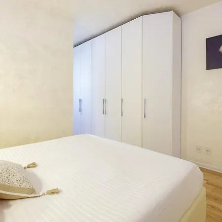 Apartment White House *
