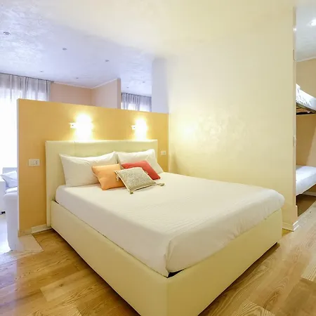 White House Apartment *