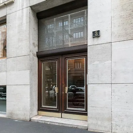 Apartment Monte Napoleone Milan