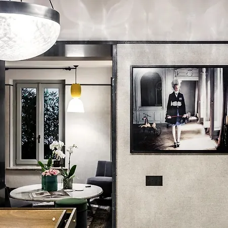 Oda ve Kahvaltı Pandenus Brera 4*