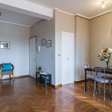 Corso Como Stylish Flat Milán