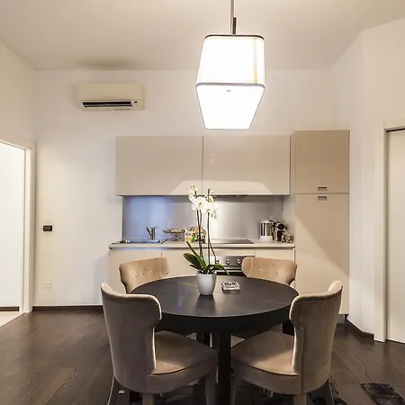 Hemeras Boutique Homes - Design In Center Apartment *
