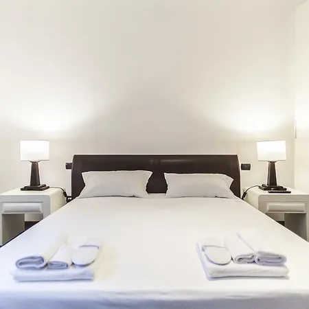Hemeras Boutique Homes - Design In Center Apartment