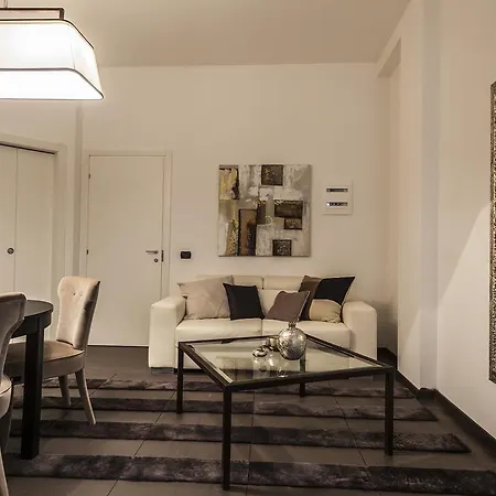 Hemeras Boutique Homes - Design In Center Apartment